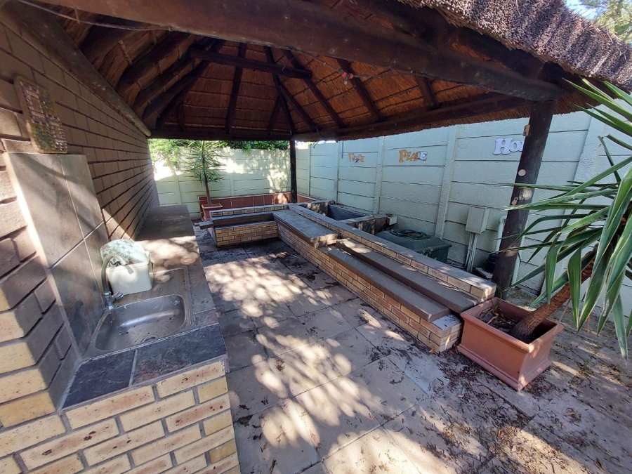 To Let 4 Bedroom Property for Rent in Brackenfell North Western Cape